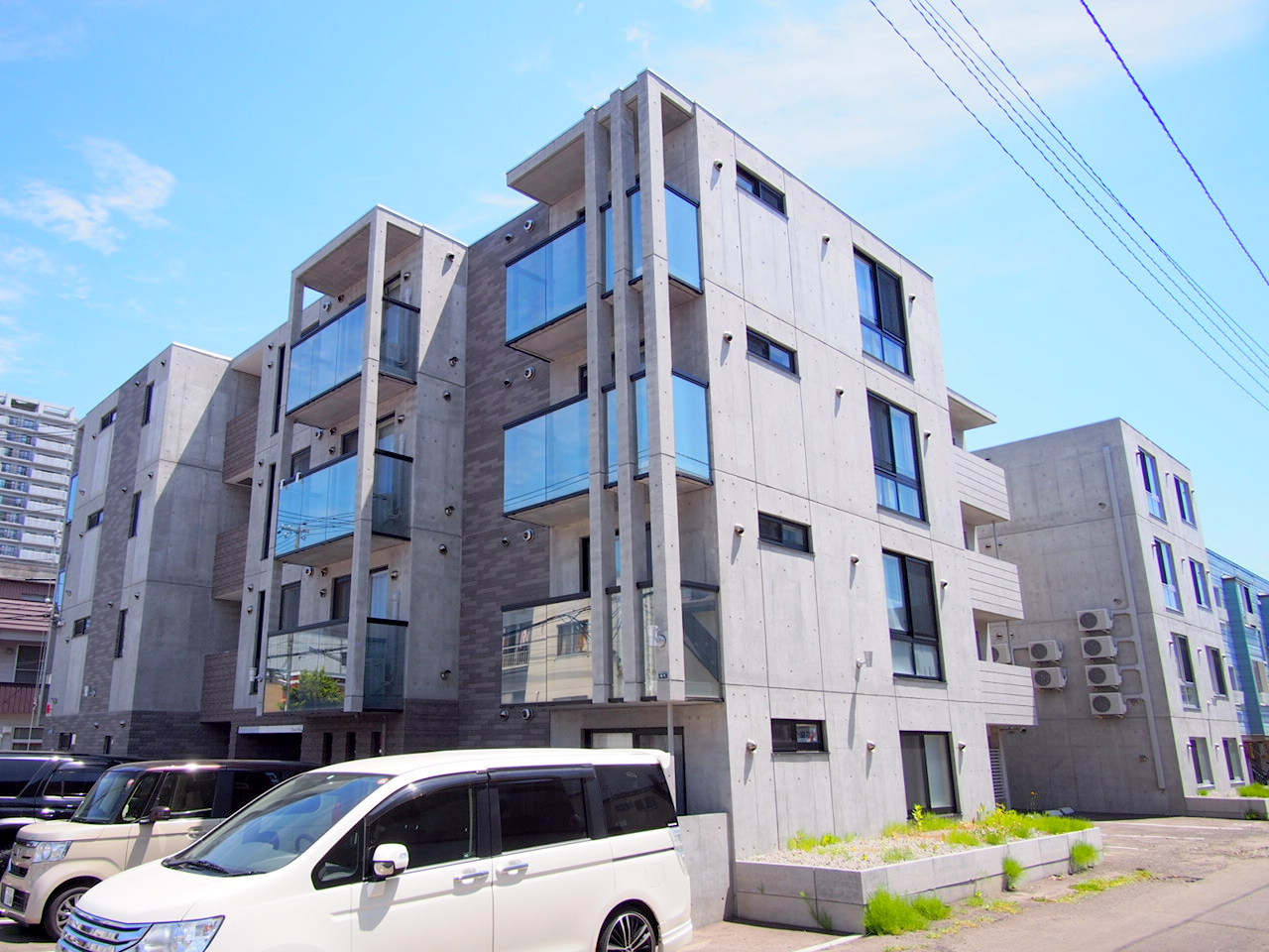建物外観　都市ガス＆Ｗｉ－Ｆｉ付ネット無料導入のマンションです♪