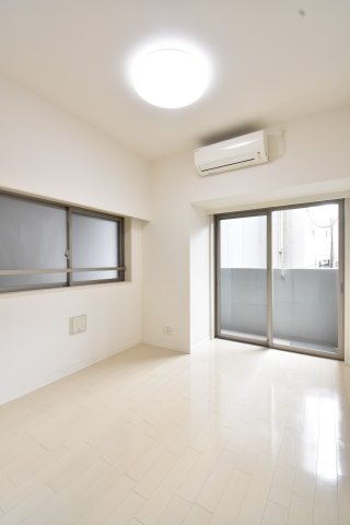 居室・リビング　2面採光のお部屋です