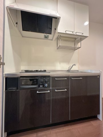 キッチン　同タイプ間取りの別部屋写真です。