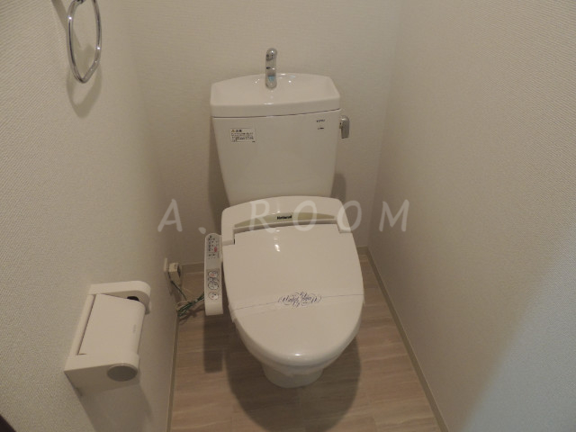 トイレ　シャワートイレ付