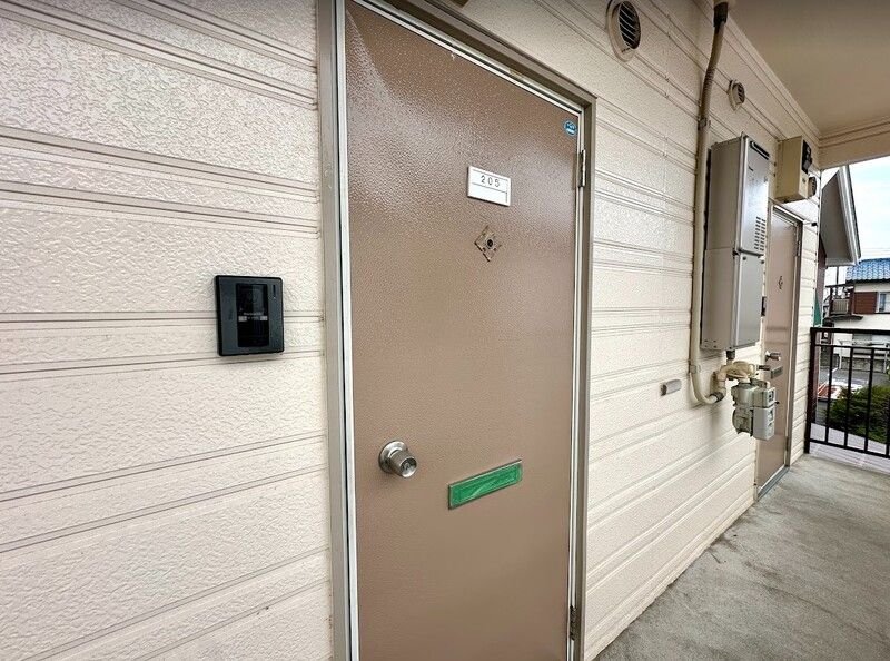 玄関　退去前につき、別部屋のお写真です。