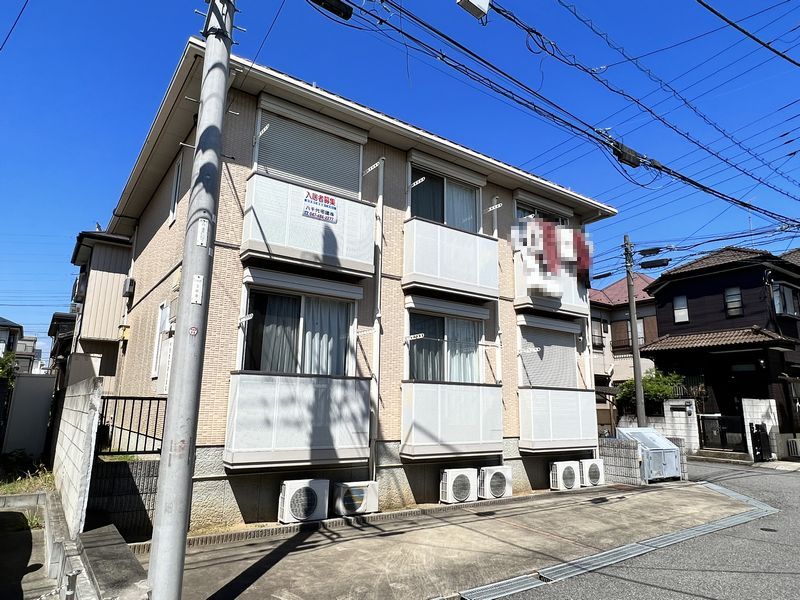 建物外観　2階の角部屋です
