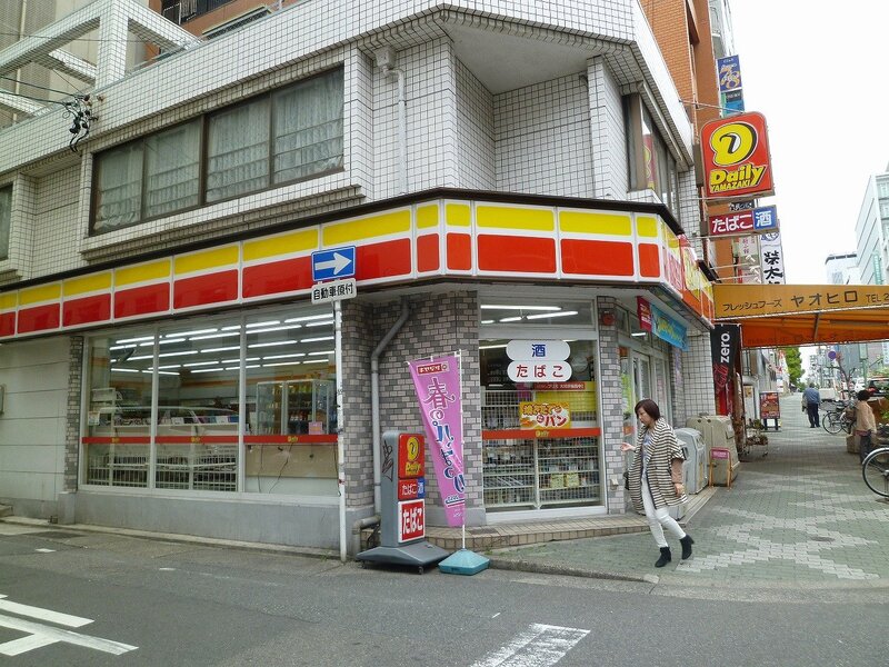 コンビニ　デイリーヤマザキ名古屋栄4丁目店（コンビニ）まで24m