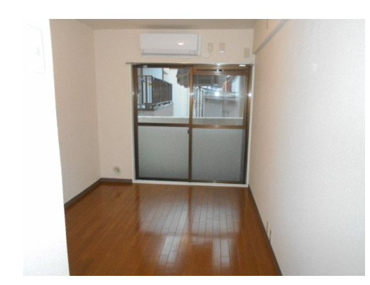 居室・リビング　フローリングの清潔感のあるお部屋です。