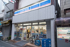 コンビニ　ローソン 代田橋駅北口店（コンビニ）まで250m