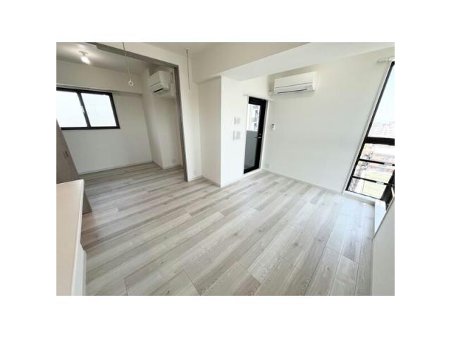S-RESIDENCE高岳clarityの居間写真