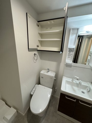 トイレ　落ち着いたトイレです