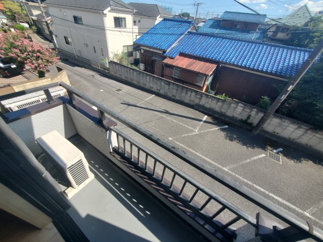 バルコニー　開放的で明るい空間を演出してくれるバルコニーです