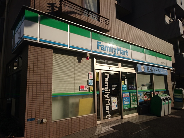 コンビニ　ファミリーマート赤羽二丁目店（コンビニ）まで139m