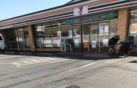 コンビニ　セブンイレブン足立加平2丁目南店（コンビニ）まで401m
