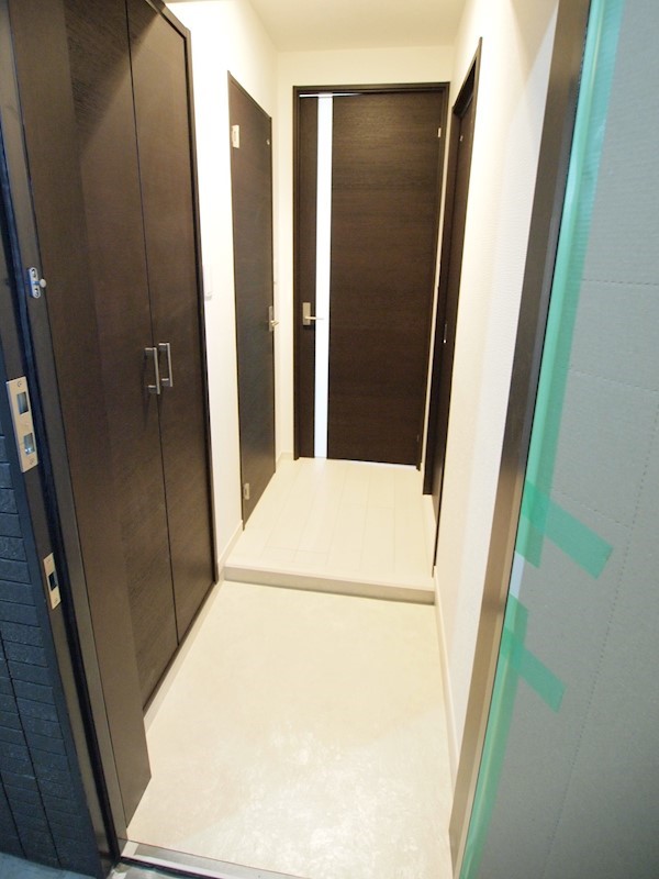 玄関　1LDKタイプのお部屋です。