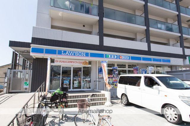 コンビニ　ローソン海田市駅前店（コンビニ）まで78m