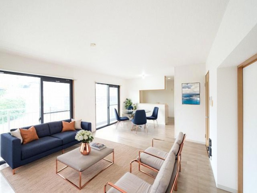 居室・リビング　CGで家具等を配置したもので家具等は含まれません