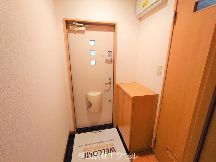 玄関　シューズボックス完備の玄関です。