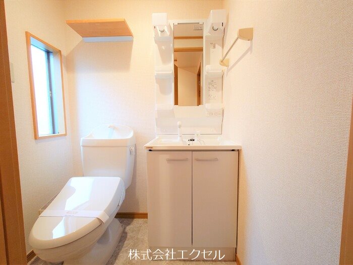 洗面設備　洗髪洗面化粧台です。