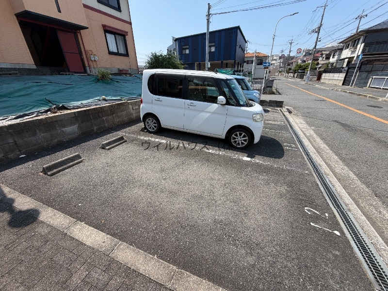 駐車場　敷地内駐車場！