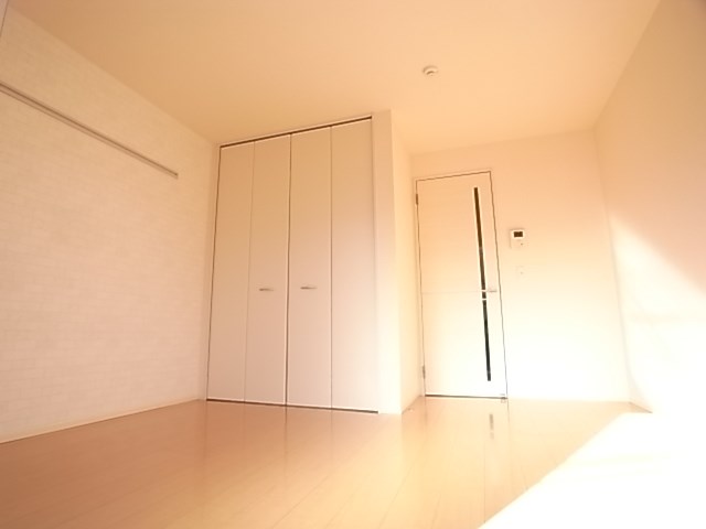 その他部屋・スペース　落ち着いて過ごせるお部屋なので、寝室にいかがでしょうか