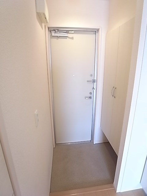玄関　収納もある玄関です