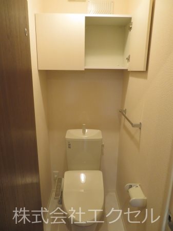 トイレ　ウォシュレット完備です。