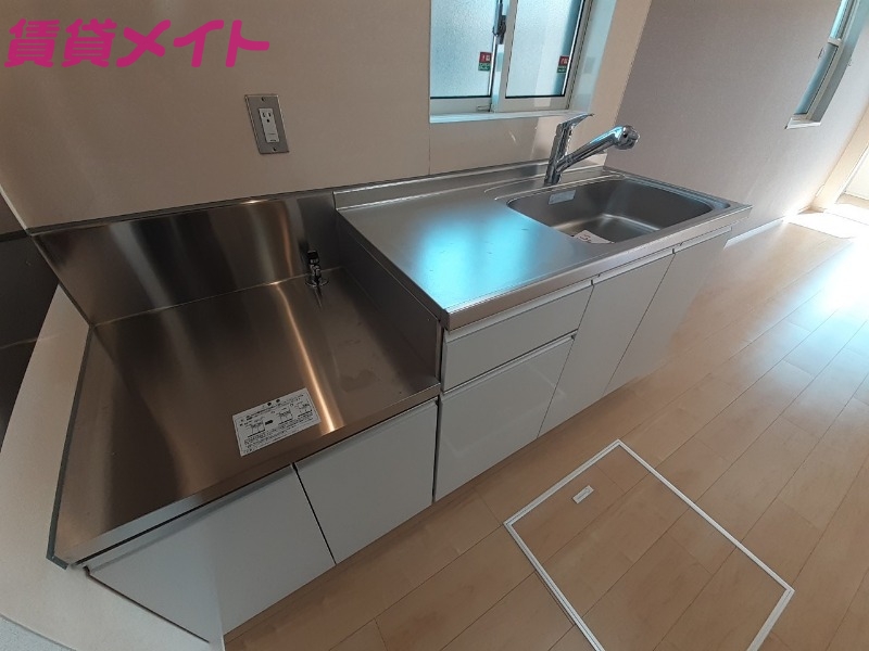 キッチン　同物件別部屋の写真