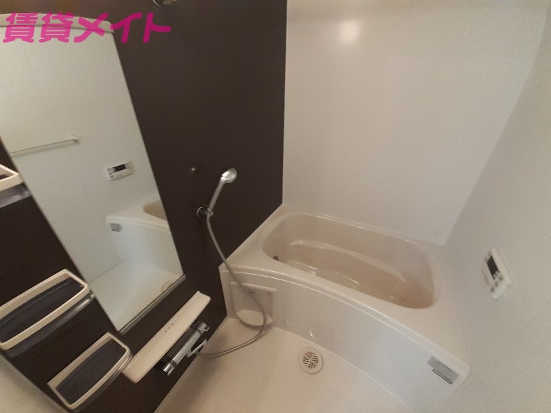 バス・シャワールーム　同物件別部屋の写真