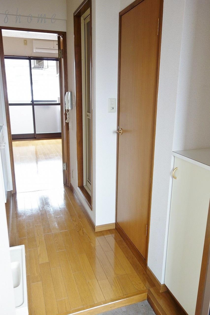 玄関　玄関にはシューズボックス付き♪（同仕様画像）