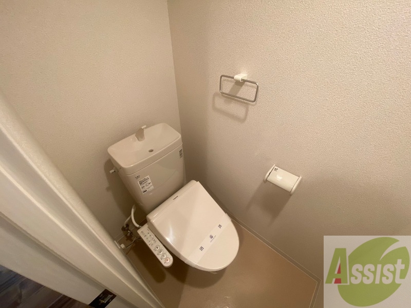 トイレ　こちらはトイレです。清潔感があり、安心して使用できます。