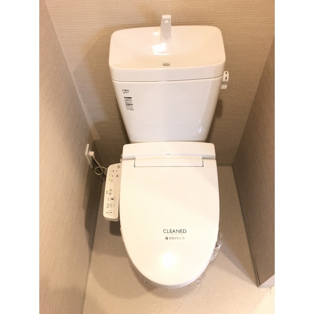 トイレ　シャワートイレ付