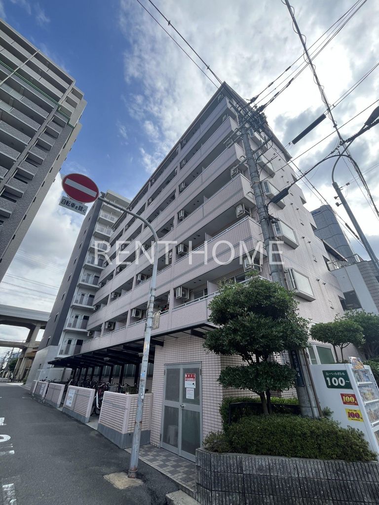 建物外観　鉄骨造７階建て