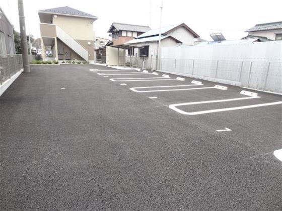 その他共有部分　広々した駐車場