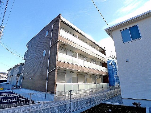 建物外観　リブリ・レガーロのご紹介は住まいの窓口　アソシエにお任せ下さ