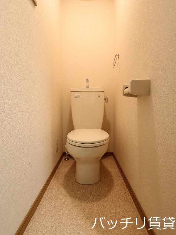 トイレ　同型タイプの為、現状を優先致します。