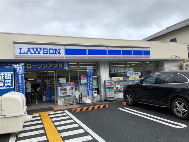 コンビニ　ローソン（コンビニ）まで1056m