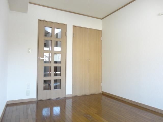 その他部屋・スペース　★洋室６帖★