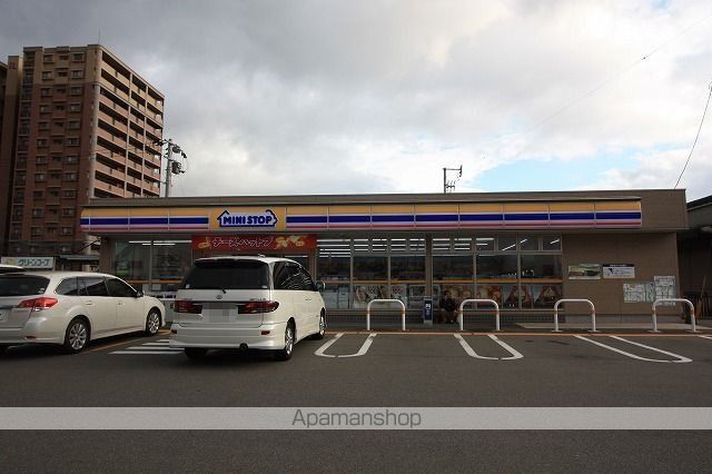 コンビニ　ミニストップ（コンビニ）まで550m