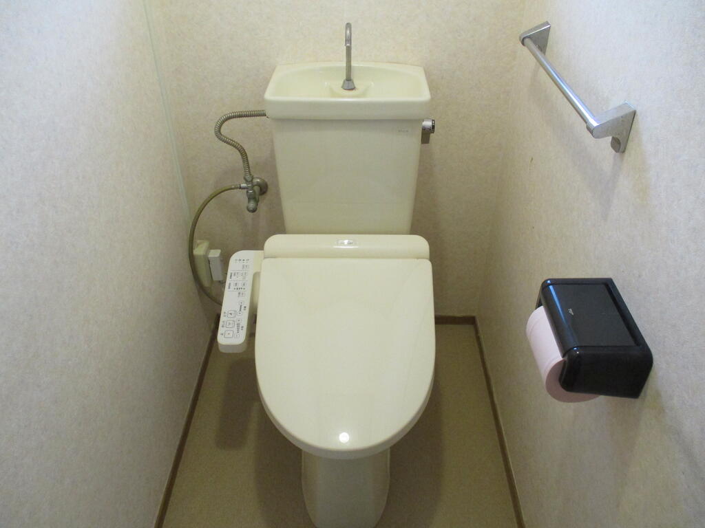 トイレ　内装工事中