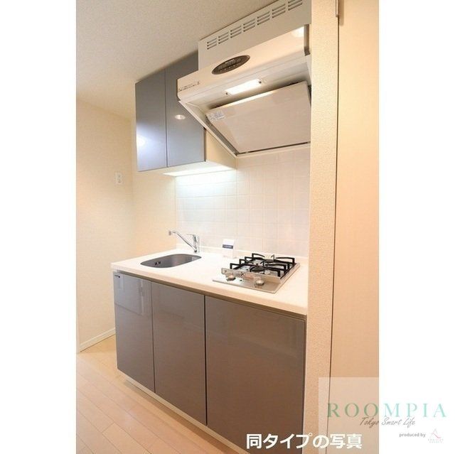 キッチン　※同タイプの別のお部屋です。