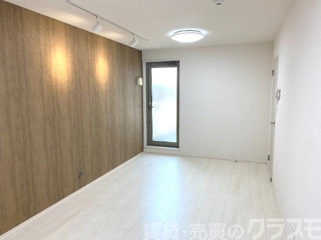 居室・リビング　アクセントクロスがオシャレです♪
