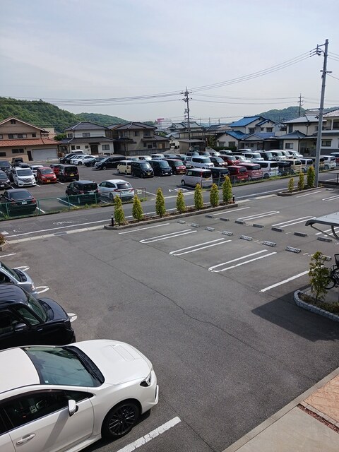 駐車場　駐車場