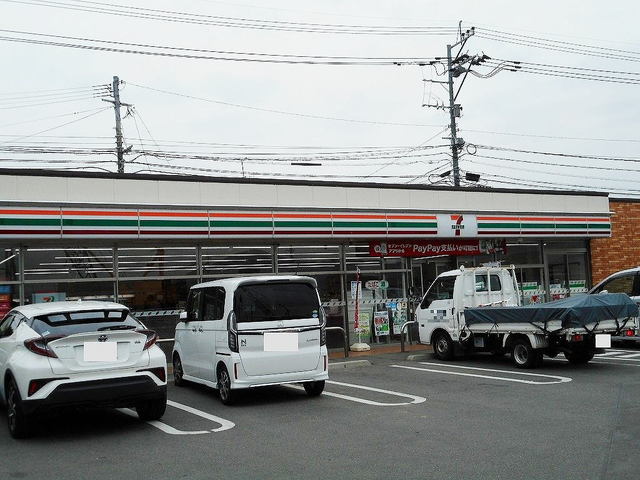 コンビニ　セブンイレブン福富店（コンビニ）まで250m