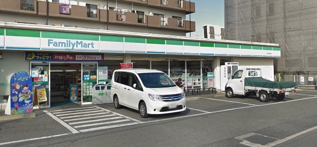 コンビニ　ファミリーマート東大阪西堤店（コンビニ）まで355m