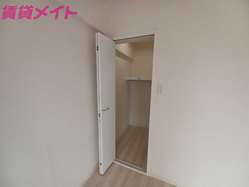 収納　同型参考写真