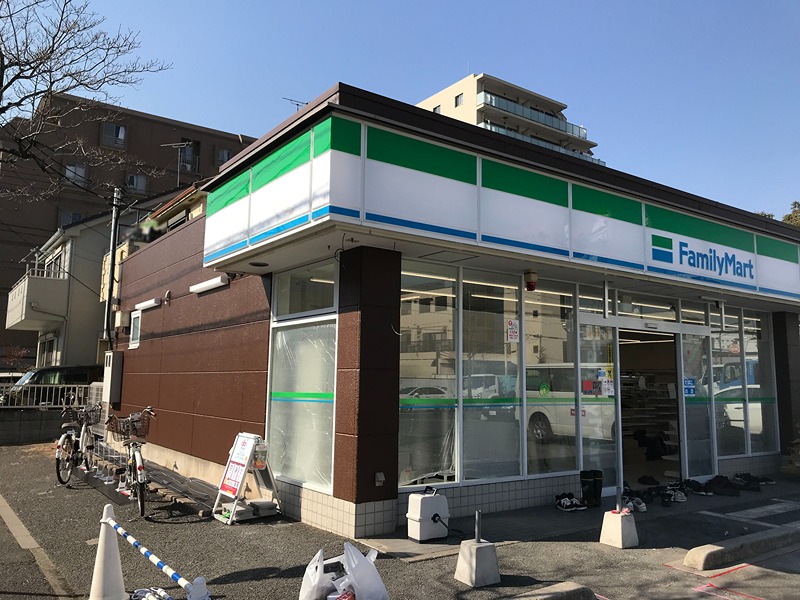 コンビニ　ファミリーマート 加平三丁目店（コンビニ）まで1134m