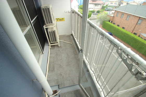 バルコニー　他部屋の写真を使用しております。