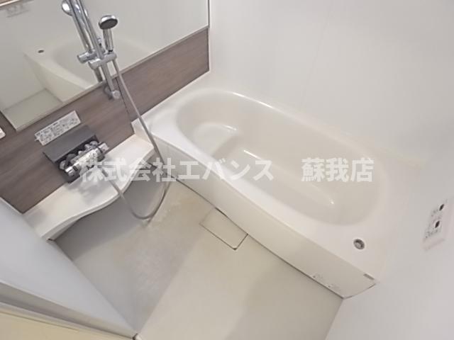 バス・シャワールーム　きれいなお風呂です 外観は落ち着いています