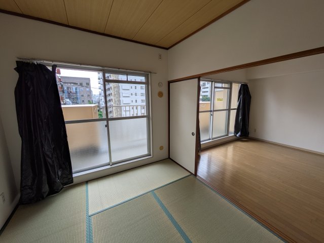 グレースマンション新町の居間写真