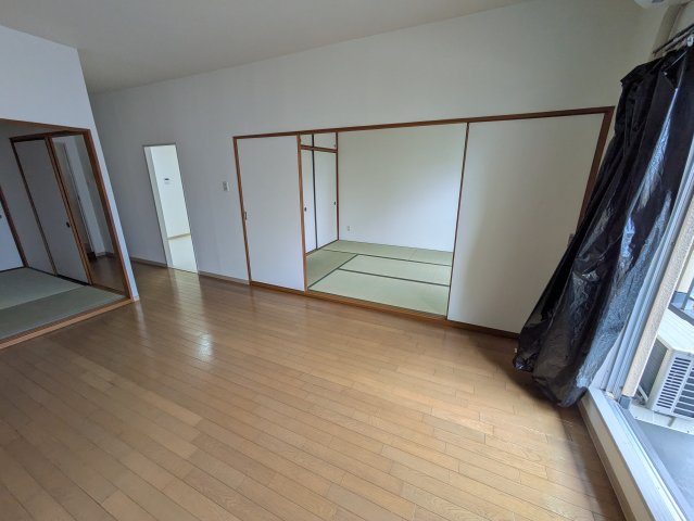 グレースマンション新町の居間写真