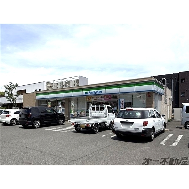 コンビニ　ファミリーマート静岡大岩本町店（コンビニ）まで350m