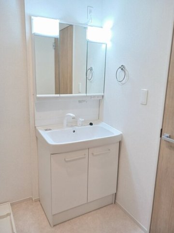 洗面設備　独立洗面化粧台付き