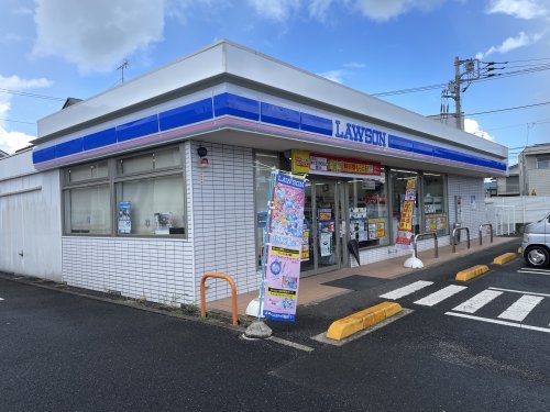 コンビニ　ローソン 成田並木町店（コンビニ）まで45m